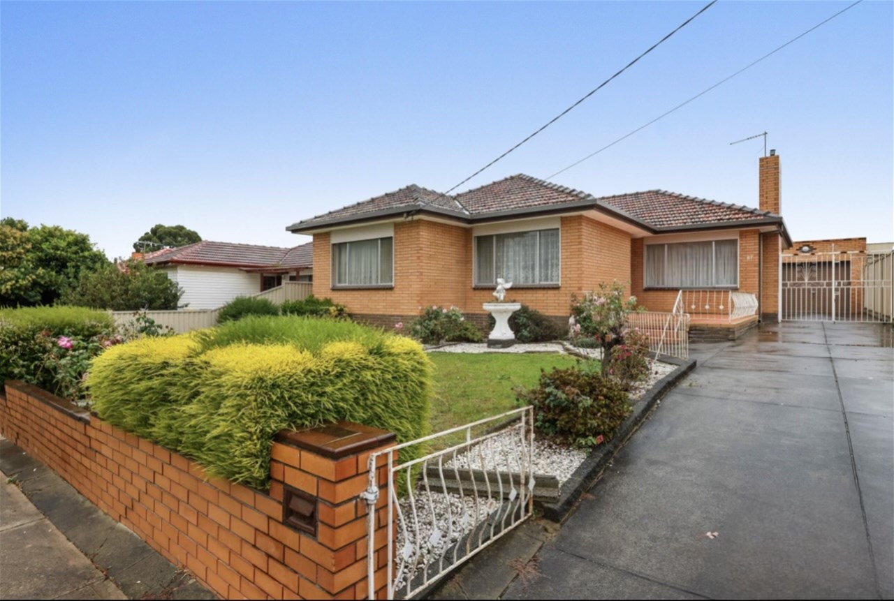87 Gowrie Street GLENROY VIC